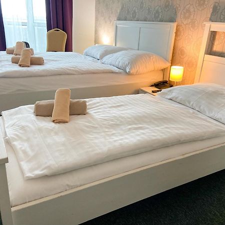 Hotel Modena Bratislava Exteriör bild