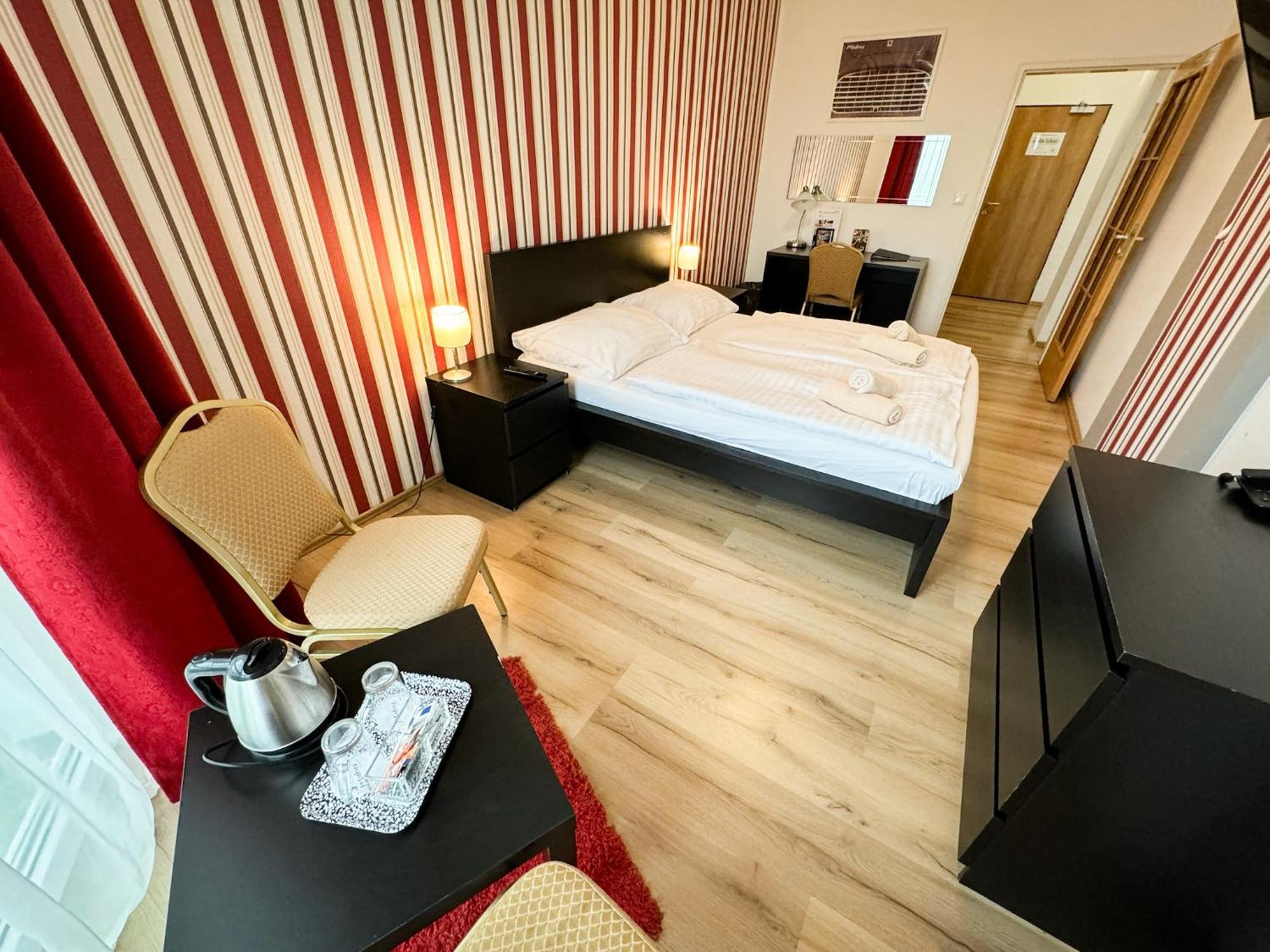 Hotel Modena Bratislava Exteriör bild