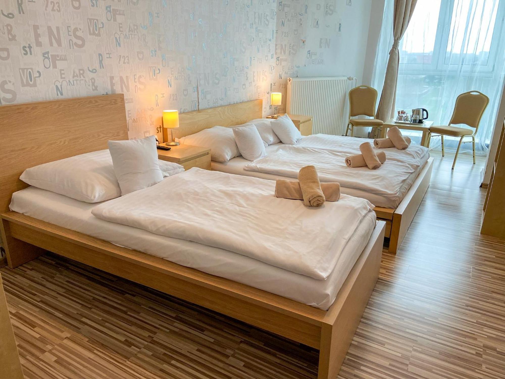Hotel Modena Bratislava Exteriör bild