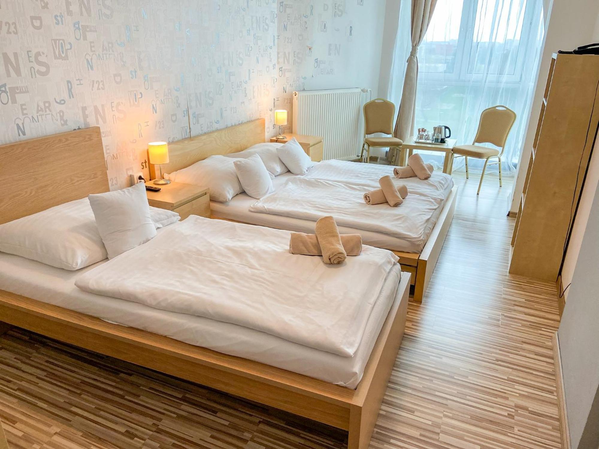Hotel Modena Bratislava Exteriör bild